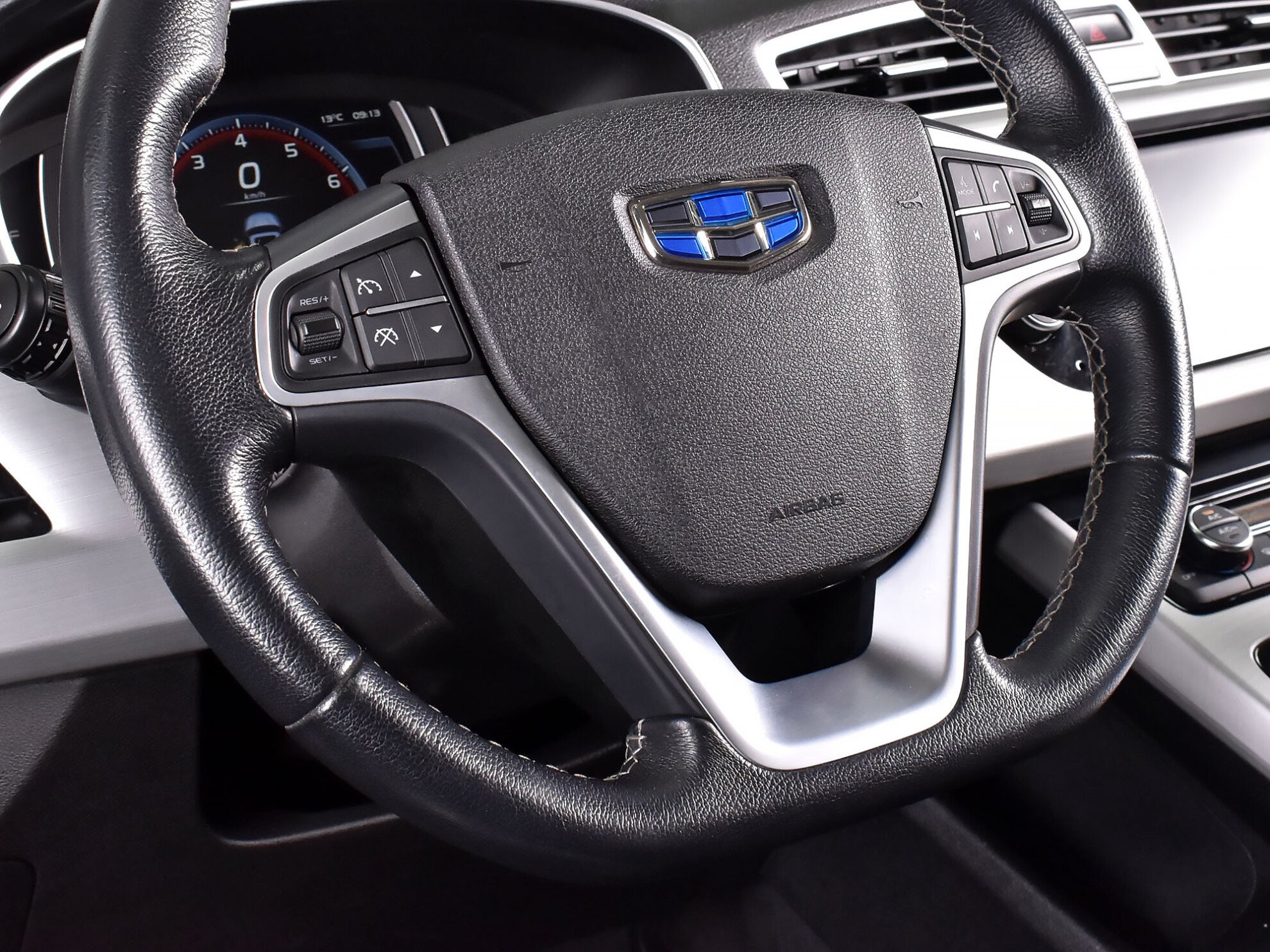 Geely Atlas 2020 Luxury LED + Yandex Auto