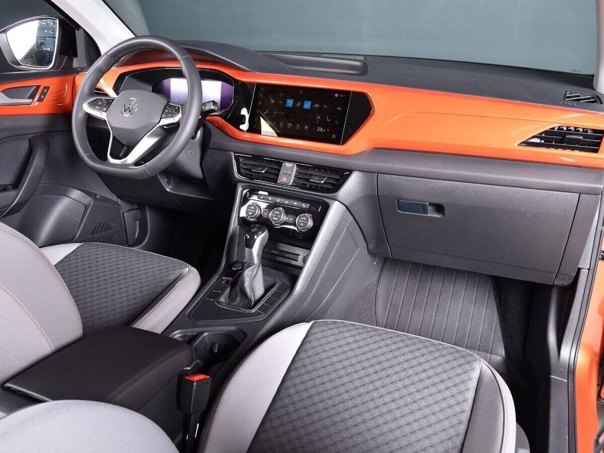 Volkswagen Taos 2021