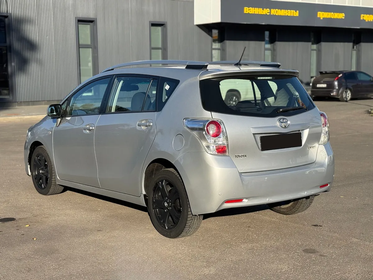 Toyota Verso 2011 Комфорт