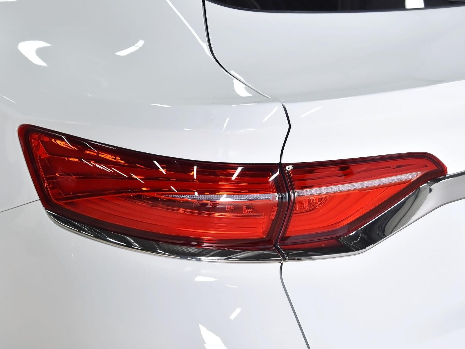 Geely Tugella 2021