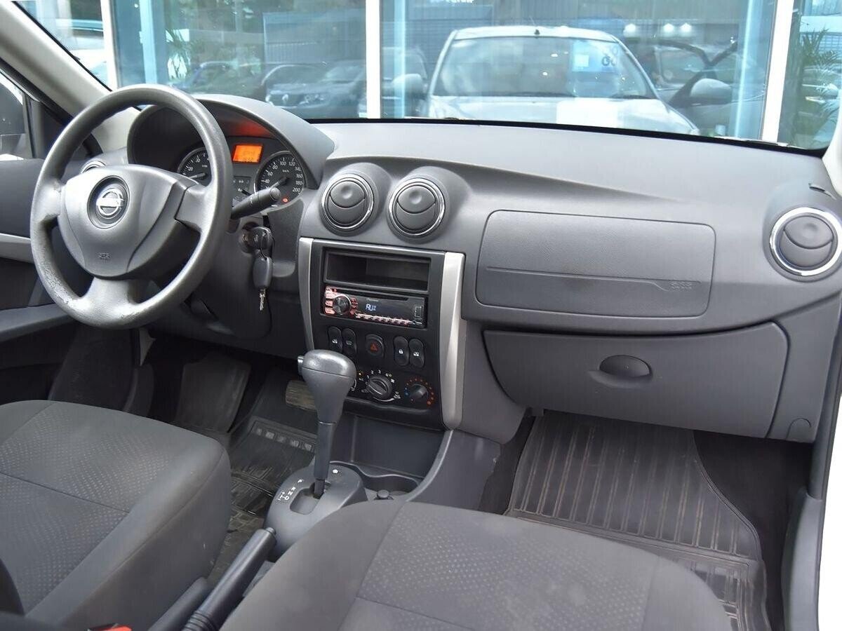 Nissan Almera 2015