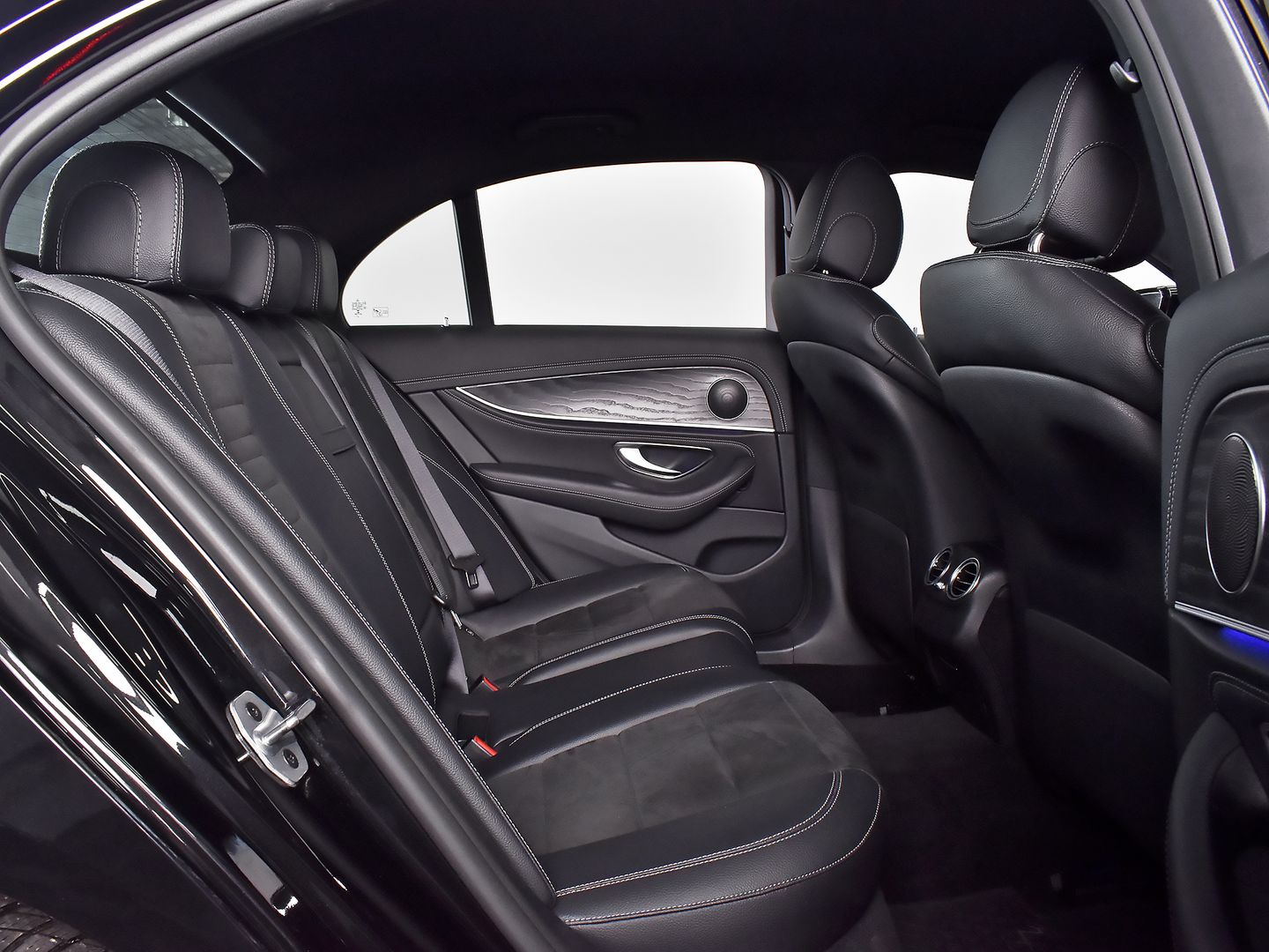 Mercedes-Benz E-Класс 2018 E 220 d 4MATIC Premium