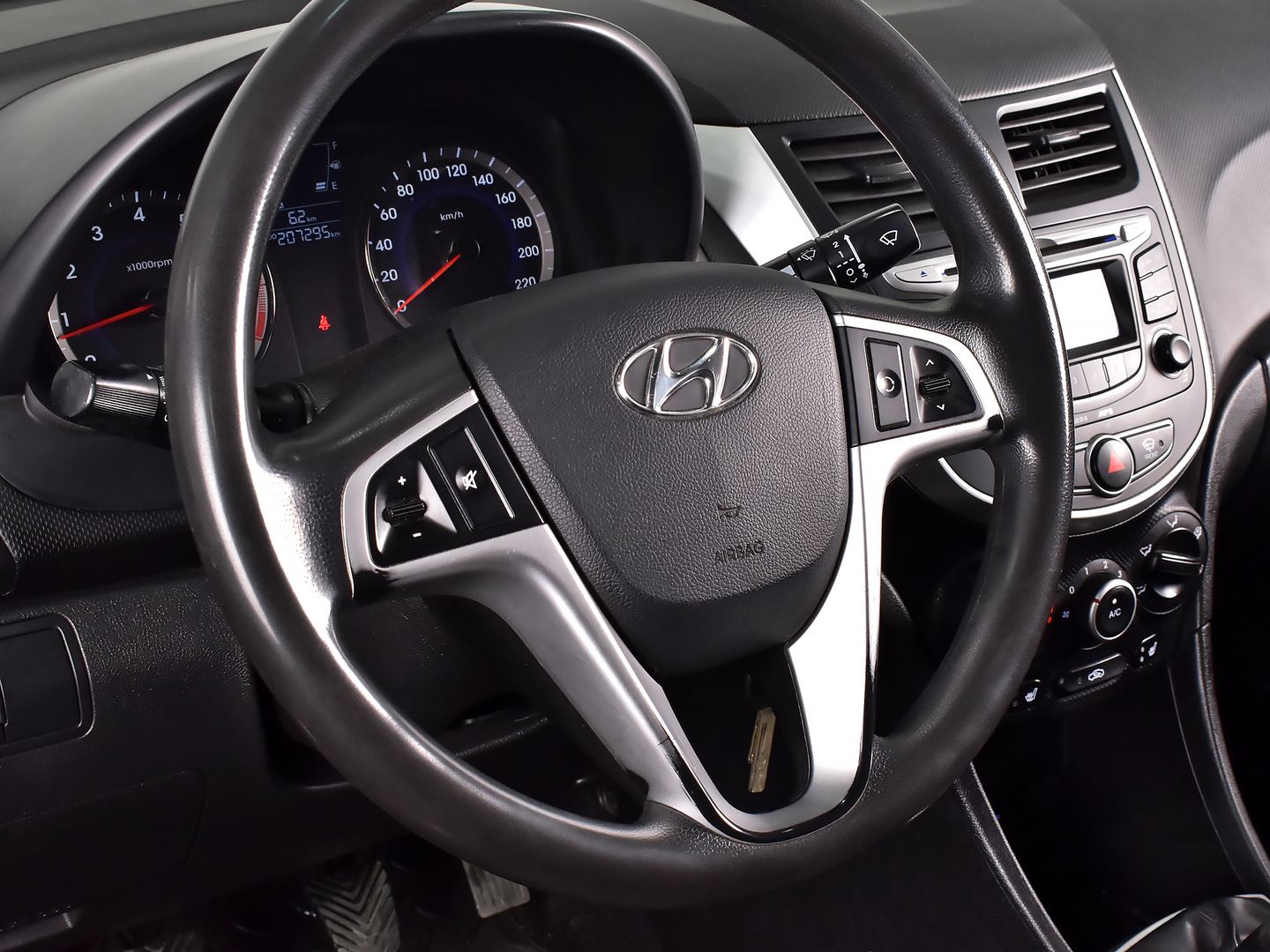 Hyundai Solaris 2011 Style