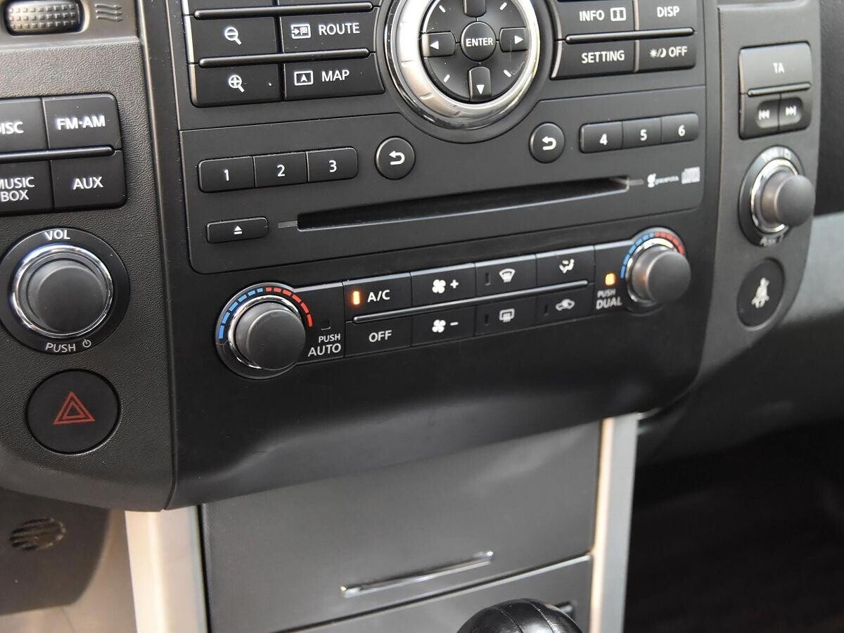 Nissan Pathfinder 2012 — фото 11