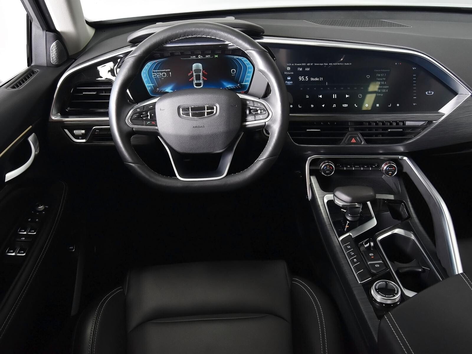 Geely Tugella 2021