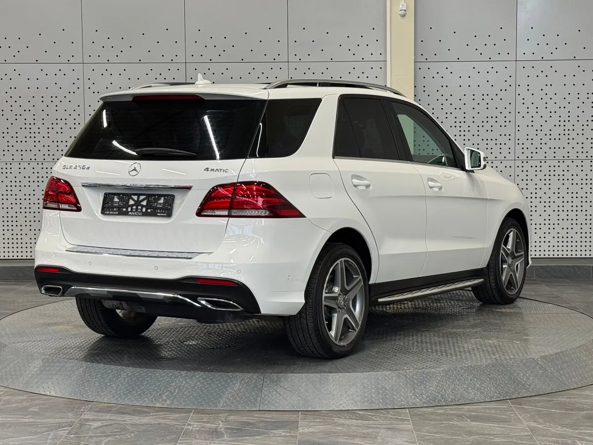 Mercedes-Benz GLE-Класс 2016 Базовая