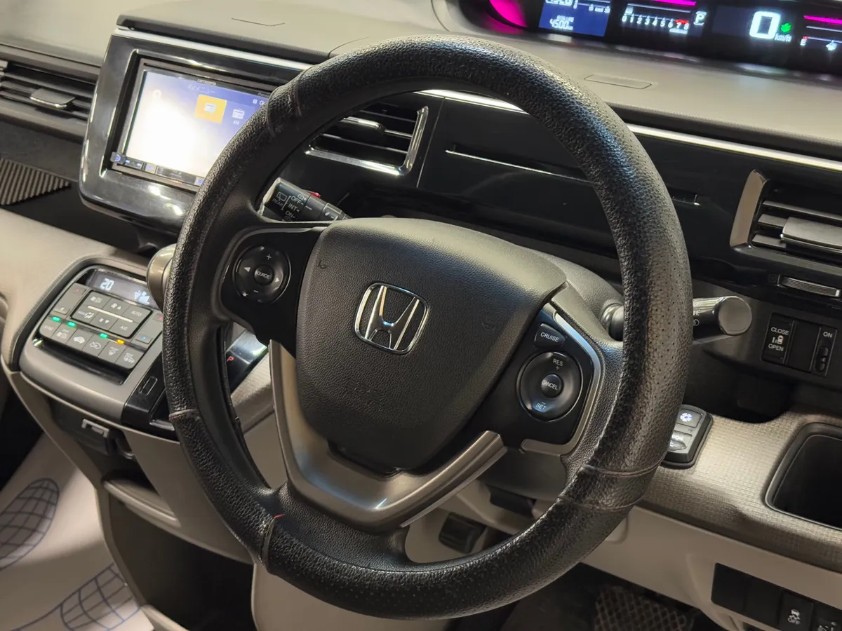 Honda Stepwgn 2016 — фото 10