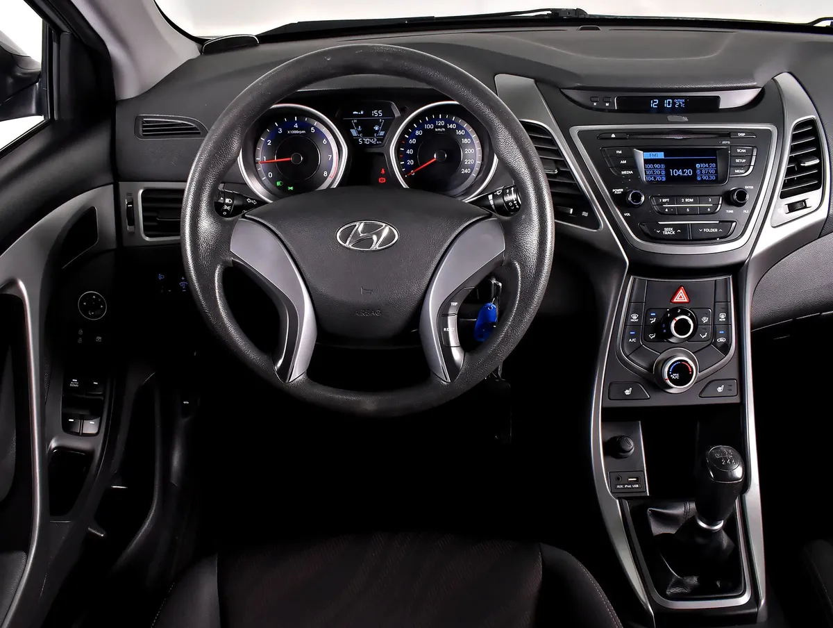Hyundai Elantra 2015 Base (M813)