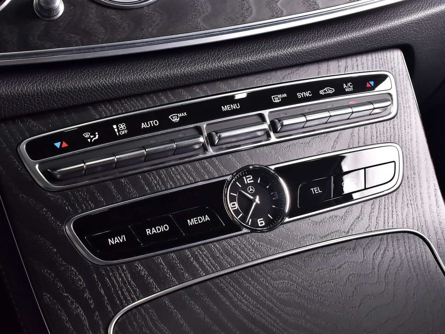 Mercedes-Benz E-Класс 2018 E 220 d 4MATIC Premium