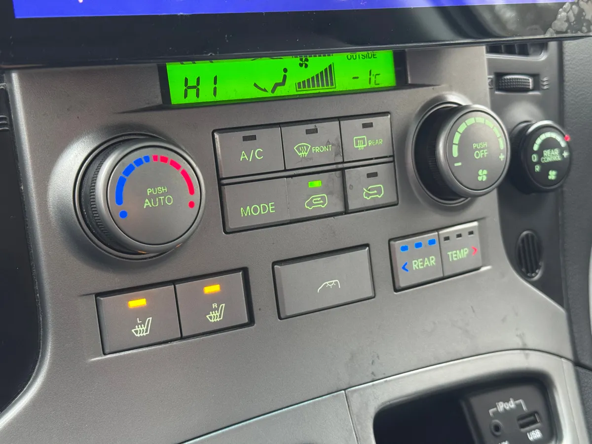 Hyundai Grand Starex 2012