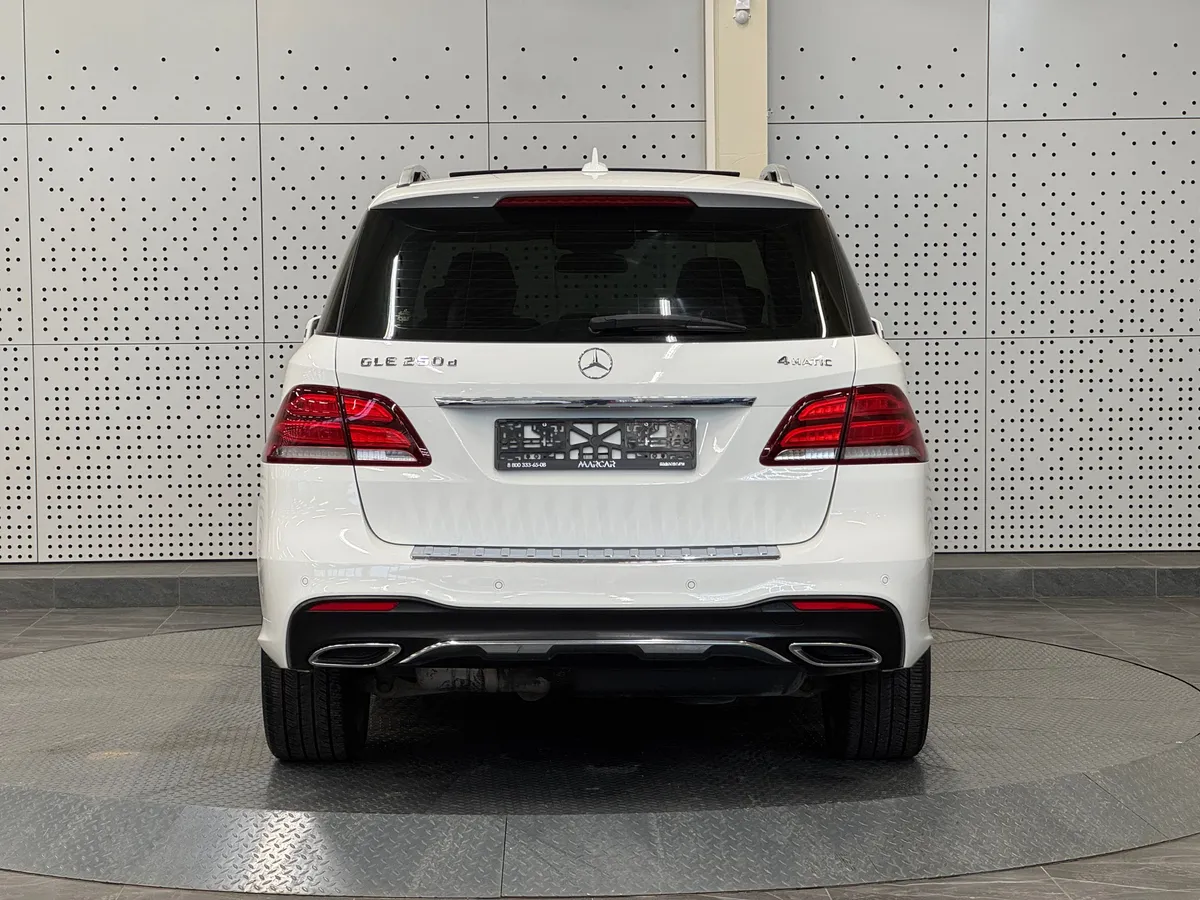 Mercedes-Benz GLE-Класс 2016 Базовая