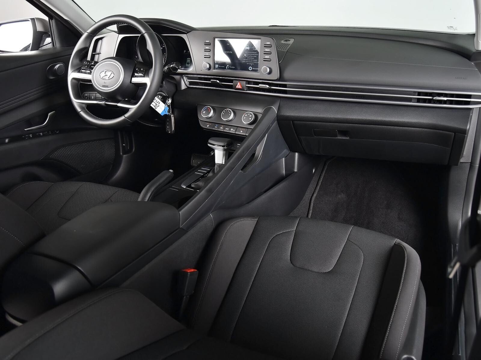 Hyundai Elantra 2023