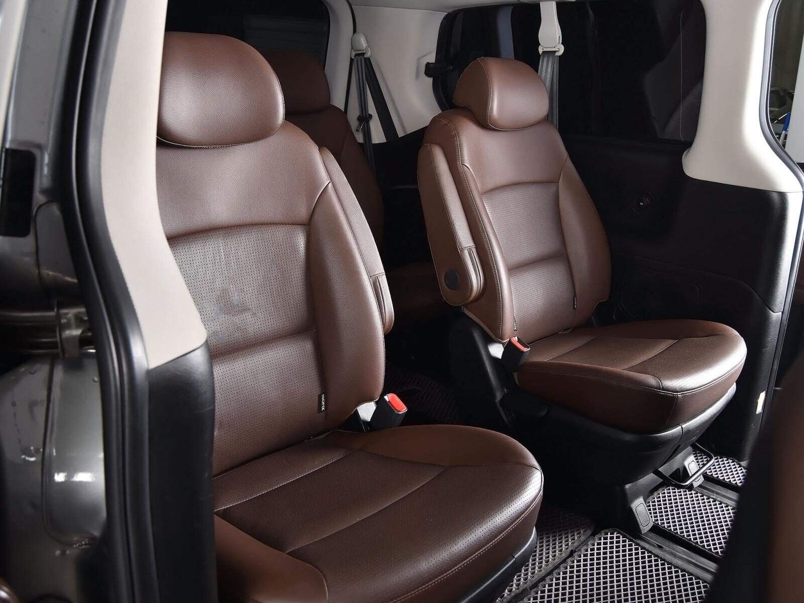 Hyundai Grand Starex 2019