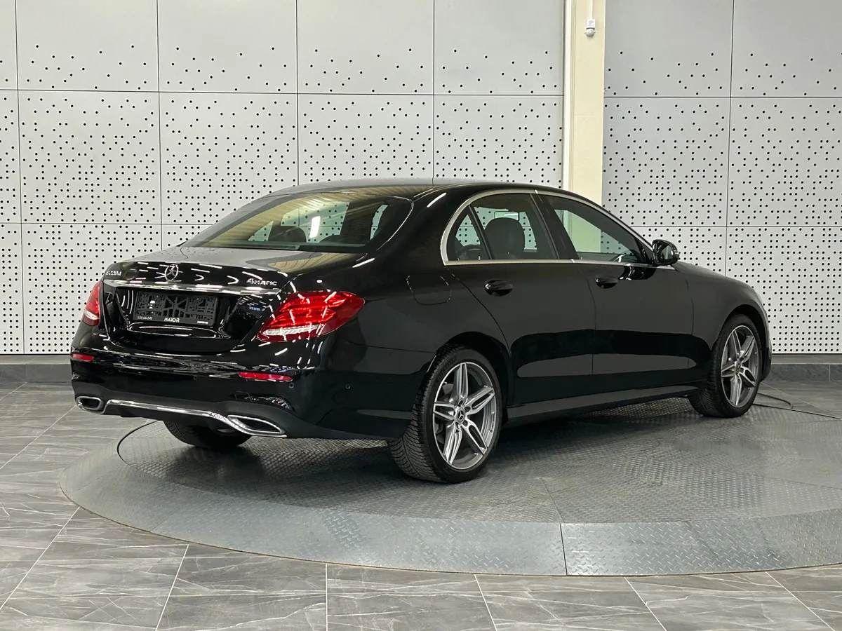 Mercedes-Benz E-Класс 2018 E 220 d 4MATIC Premium