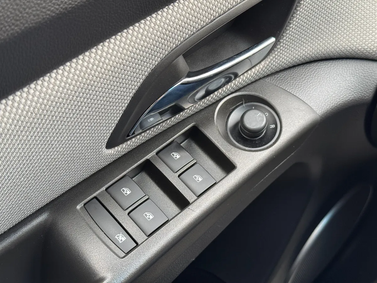 Chevrolet Cruze 2012 LS(1PG69KDF4)