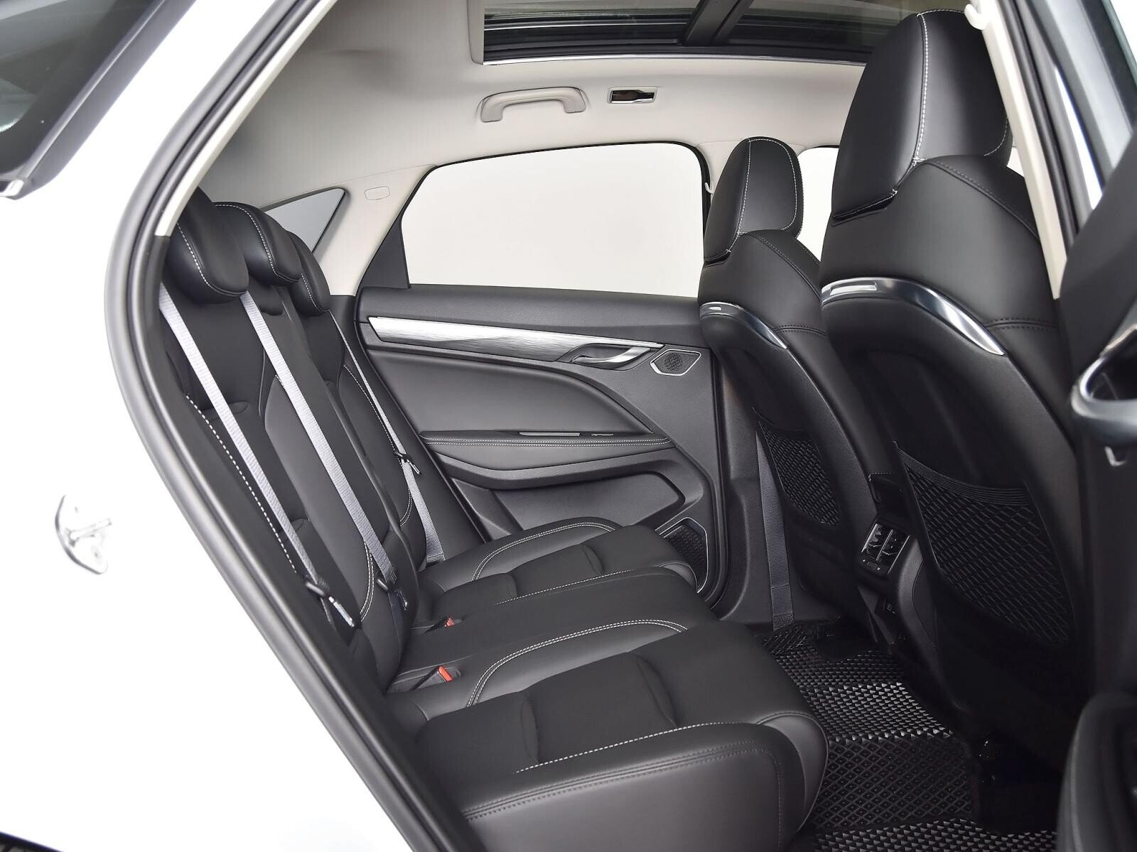Geely Tugella 2021