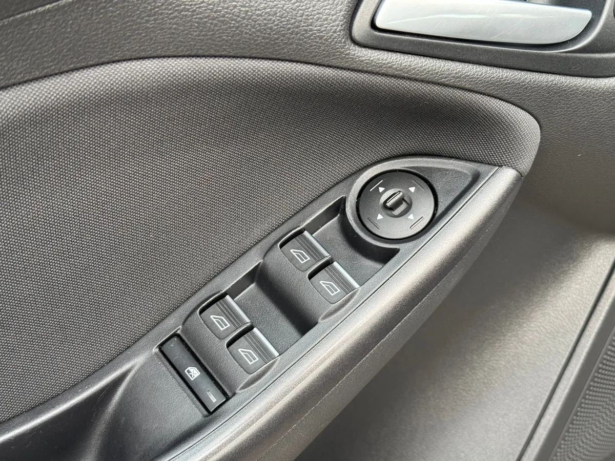 Ford Focus 2017 SYNC Edition