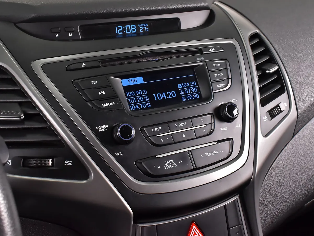 Hyundai Elantra 2015 Base (M813)