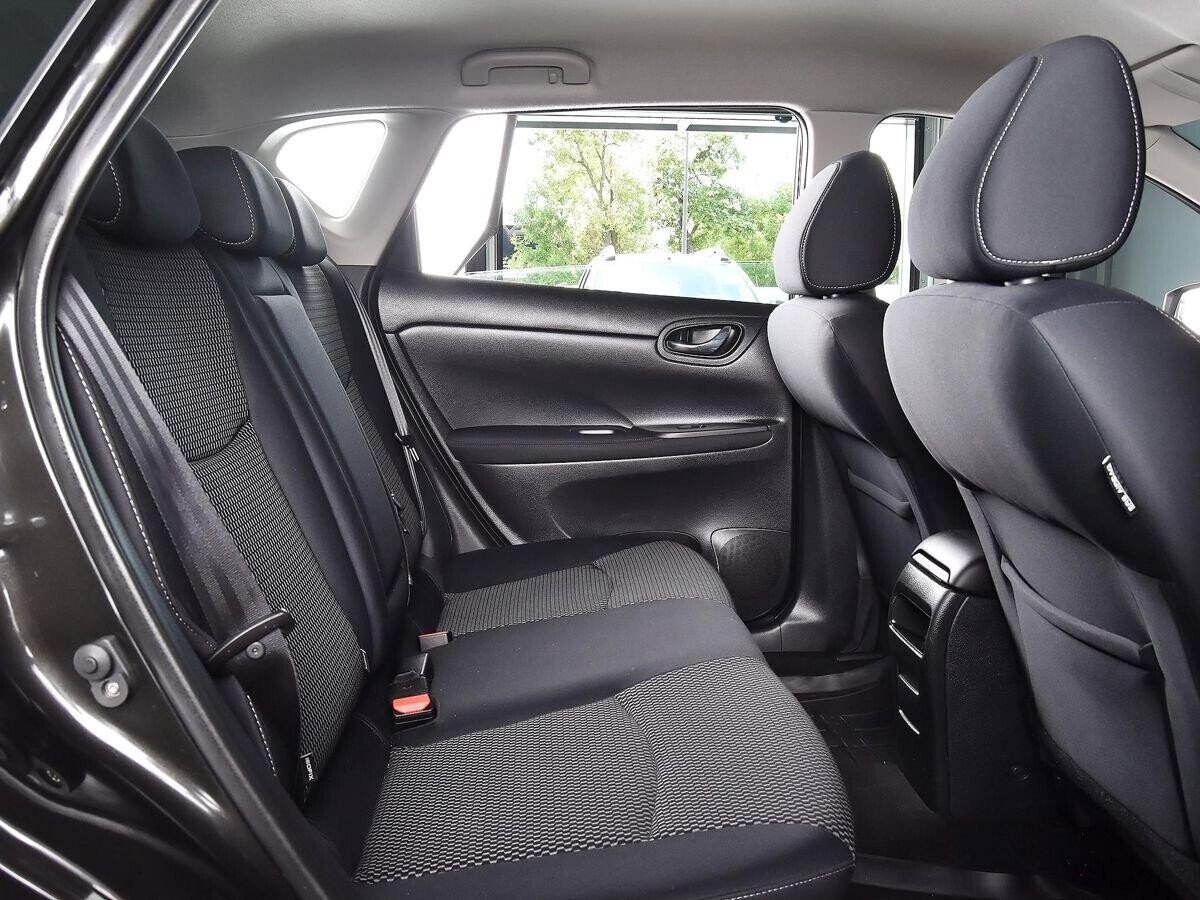 Nissan Tiida 2015
