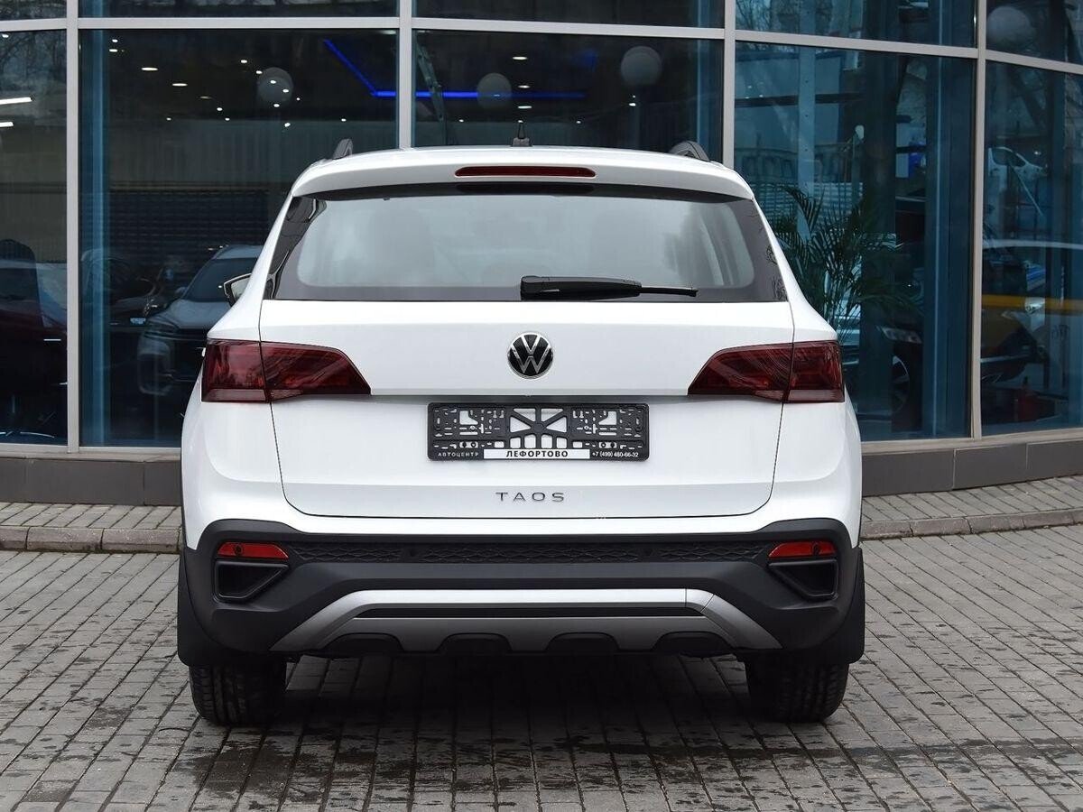Volkswagen Taos 2021
