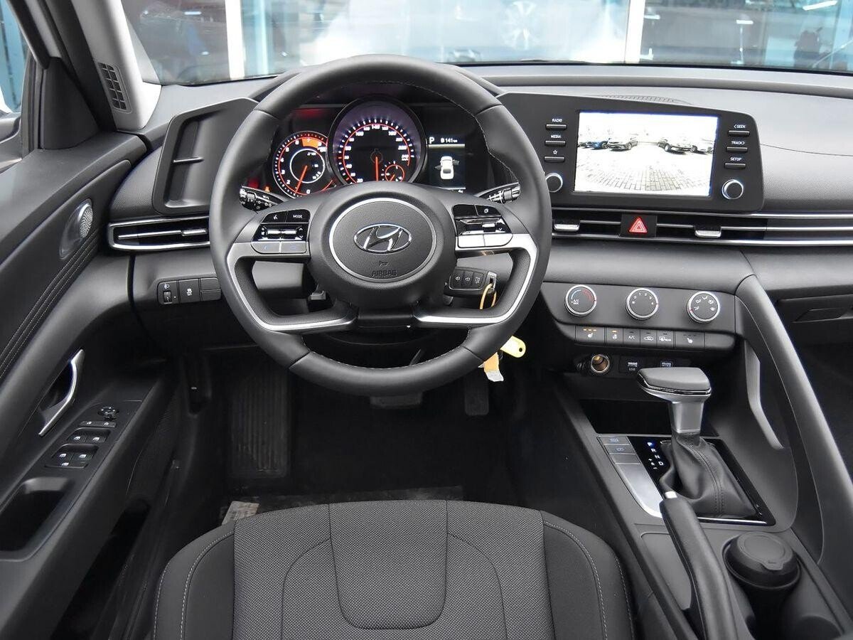 Hyundai Elantra 2021