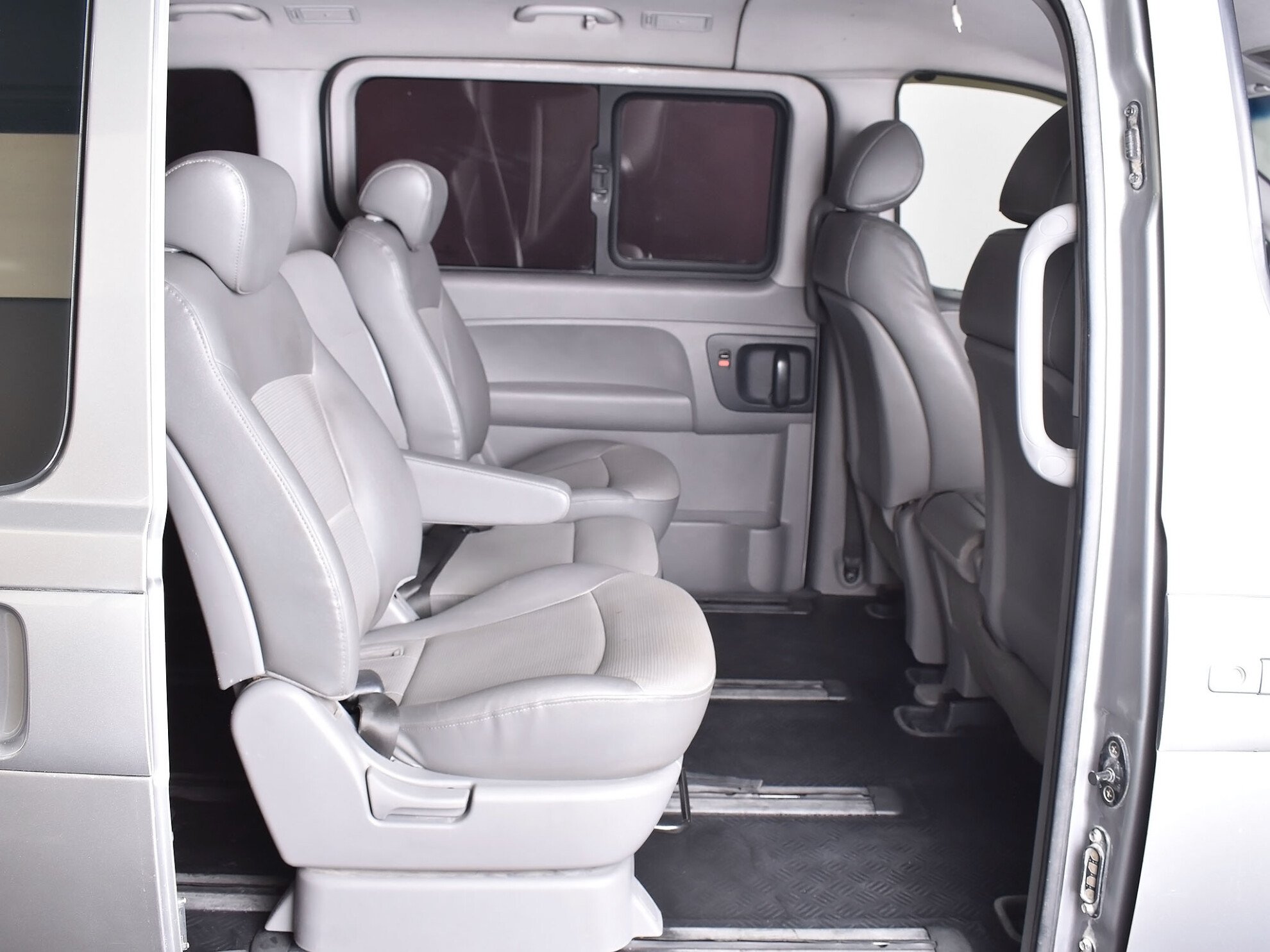 Hyundai Grand Starex 2011