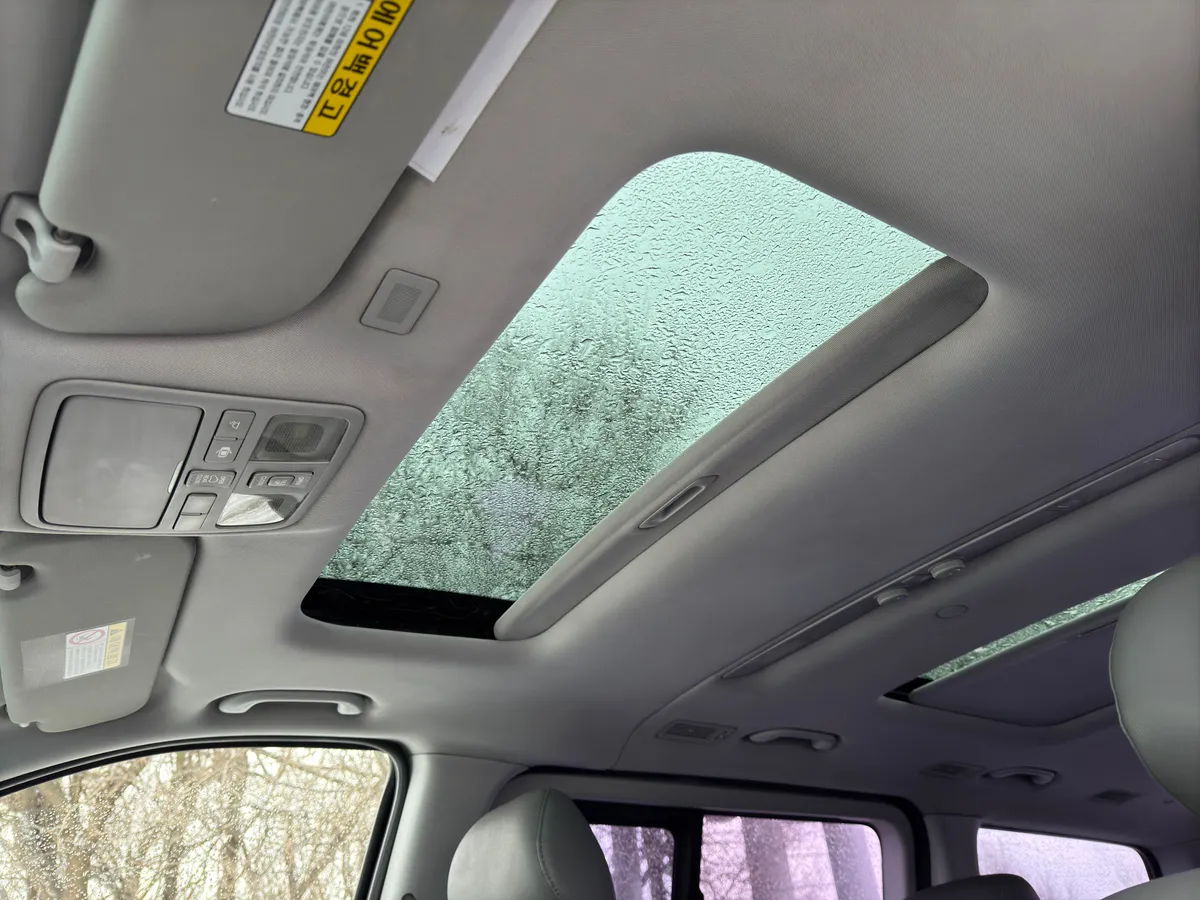 Hyundai Grand Starex 2012